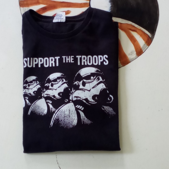 Star Wars graphic Tee - Picture 2 of 6